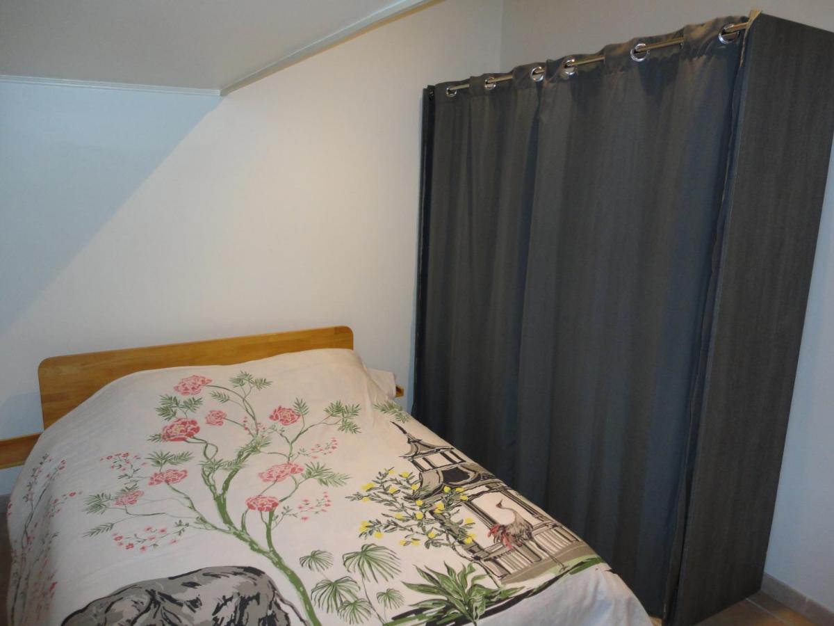 Joli Appartement Dans Village Calme En Provence Les Mees Exterior photo